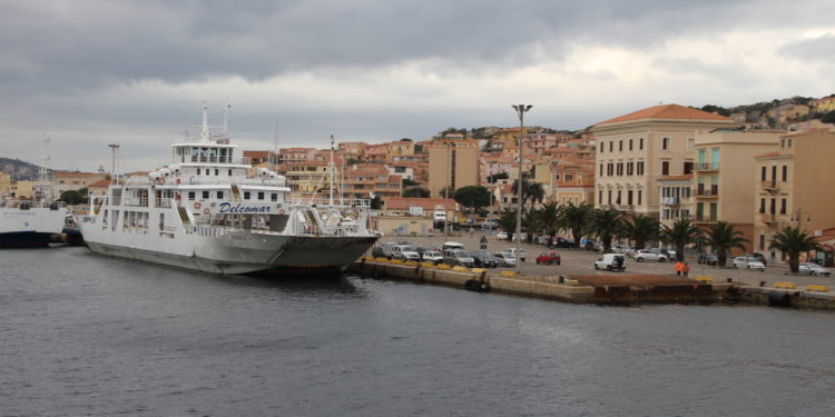 La Regione cede al comune di La Maddalena gli ex alloggi militari