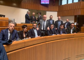 La minoranza ha occupato l’Aula del Consiglio regionale