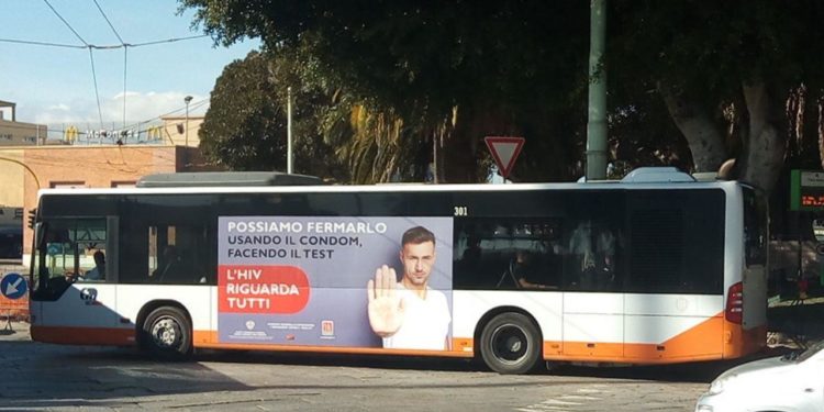 La campagna di LILA Cagliari per la Regione Sardegna continua sui bus cittadini