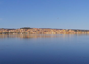 Il sindaco di Sant’Antioco, Ignazio Locci, ha annunciato il primo caso di positività al Covid-19 nella cittadina lagunare