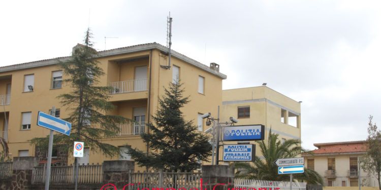 Denunciata e sanzionata una coppia, a Carbonia, per aver tentato di eludere i controlli della Polizia di Stato