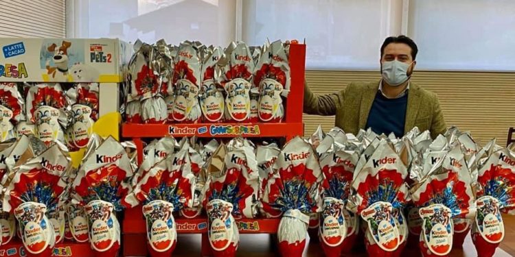 Il comune di Muros regala alle famiglie 150 uova di cioccolato