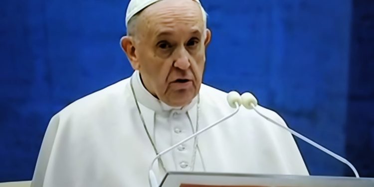 Questa sera in Mondovisione Papa Francesco celebrerà in Vaticano la Via Crucis