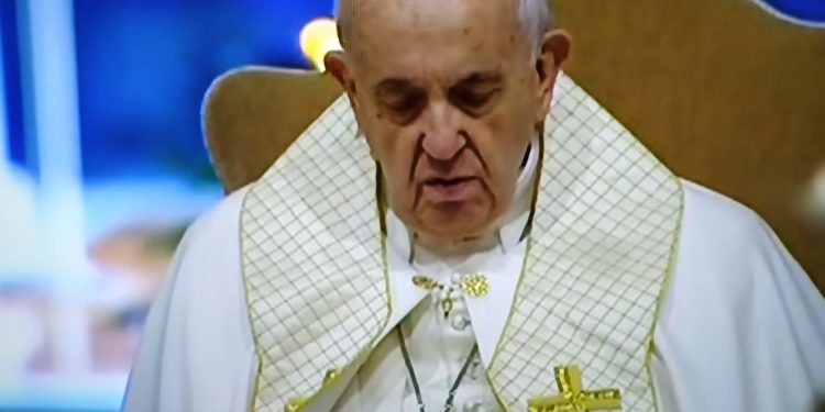 Questa sera in Mondovisione Papa Francesco celebrerà in Vaticano la Via Crucis