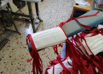 A Jerzu la sartoria artigiana “Mario Demurtas” produce le mascherine “Made in Ogliastra”