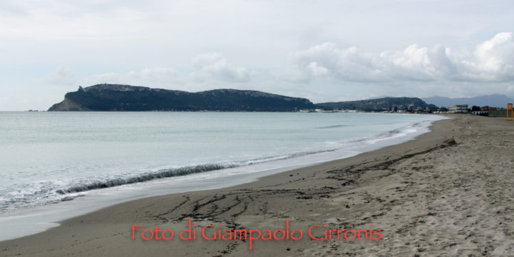 Edoardo Tocco: «No a provvedimenti restrittivi per il Poetto, tutelare la libertà dei bagnanti e degli operatori economici»