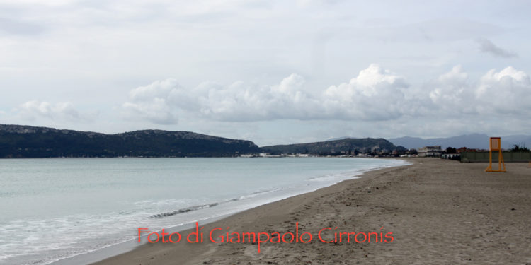 Edoardo Tocco: «No a provvedimenti restrittivi per il Poetto, tutelare la libertà dei bagnanti e degli operatori economici»