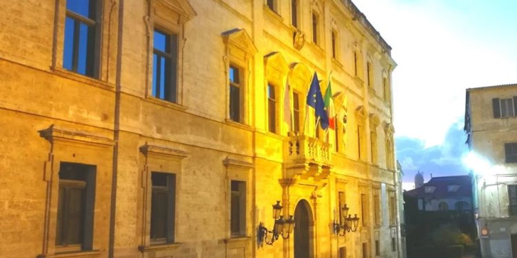 A Sassari gli esercizi di vicinato del centro storico chiuderanno alle 21.00