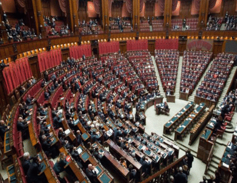 Mara Lapia (M5S): «Risorse aggiuntive per le borse di specializzazione in sanità»