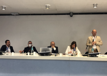 Istituzioni, associazioni di categoria, e sindacati riuniti a Sassari, per discutere il futuro del commercio in Sardegna