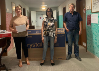 Il Rotary Club Cagliari Est dona un nuovo televisore alla Casa di Riposo di Terramaini