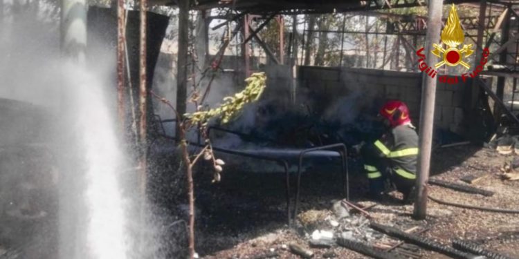 Incendi di sterpaglie e vegetazione nell’hinterland del Cagliaritano