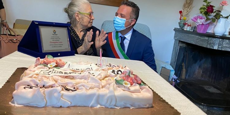 Donigala Fenughedu in festa per i cent’anni di Giuseppina Lasiu