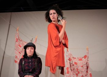 Venerdì 17 luglio, la Corte della Vetreria di Pirri ospiterà, alle 21.30, “Tre bottoni e la casa con le ruote”