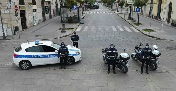 Ruba alcune magliette in un centro commerciale di Sassari: denunciato un 49enne