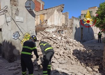 A Quartu Sant’Elena crolla parzialmente una casa disabitata, i vigili del fuoco sul posto per la messa in sicurezza