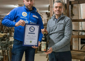 L’Italia ha un nuovo primato mondiale agricolo: è quello del vino più antico del mondo marchiato con certificazione vinicola doc