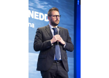 Budelli, l’Ente Parco di La Maddalena chiude parzialmente la spiaggia del Cavaliere: le perplessità del sindaco di Arzachena