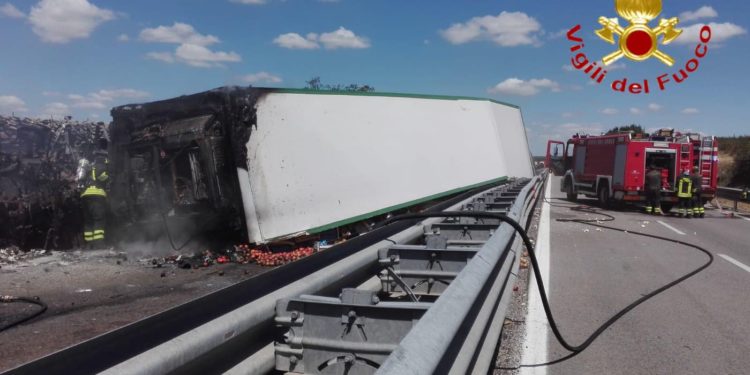 Macomer: incidente stradale sulla 131, coinvolto un mezzo pesante