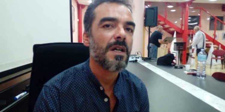 De “Mia madre e altre catastrofi” de Francesco Abate sa bortadura in sardu cun “Òja, o Ma’”