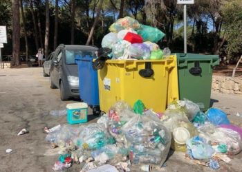 Il centrosinistra algherese: «Città sporca e maleodorante, danno d’immagine enorme»