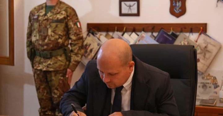 20 migranti trasferiti da Monastir a Tonara. Salvatore Deidda (Fdi): «Ennesimo regalo alla Barbagia di questo governo scellerato»