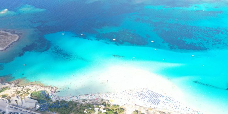 Il comune di Stintino: «Alla Pelosa non salta il numero chiuso»