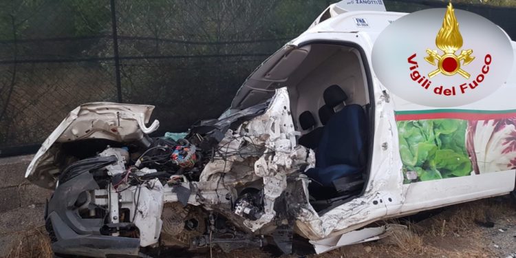 Incidente stradale sulla strada provinciale 13 “Arzachena-Cannigione”, due persone in ospedale