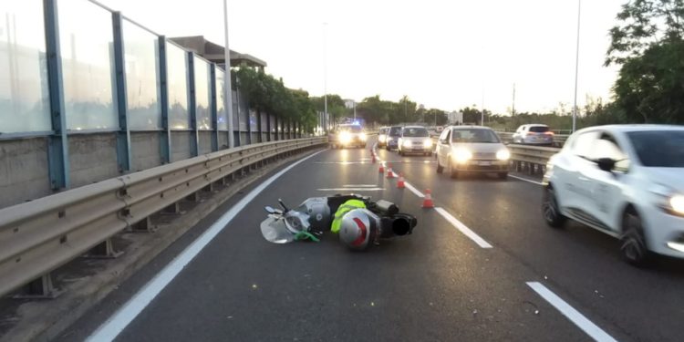 Cagliari: cade dalla moto nell’Asse Mediano, ragazza 26enne trasportata in ospedale