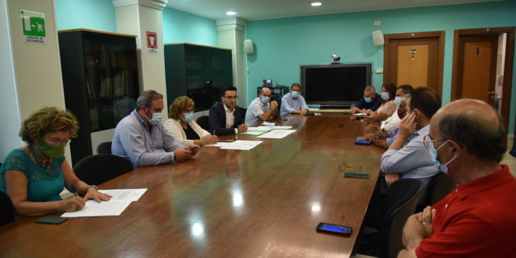 Sindaci ed assessore regionale dell’Ambiente concordi nel dire no al progetto del parco eolico marino