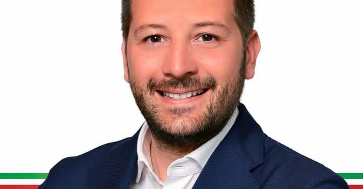 Flavio Briatore attacca il sindaco di Arzachena, Roberto Ragnedda: la solidarietà di Anci Sardegna