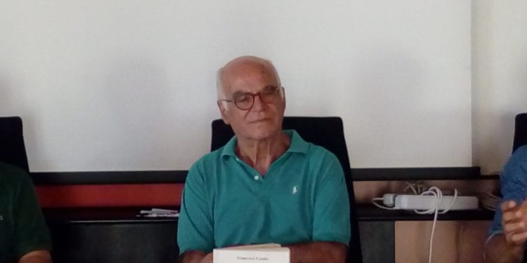 Carlo Felice e i tiranni sabaudi. Un’òpira de Francesco Casula, imprentada in su 2016. Intervista a s’autori