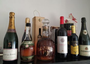 Alghero: dalle 22.00 divieto di vendere bevande in vetro