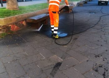 Alghero: intensificate le operazioni di pulizia del lungomare e del centro storico