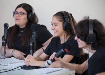 Giovani ‘cronisti’ crescono: i ragazzi e le ragazze del laboratorio Skill@school in campo con interviste e servizi radiofonici