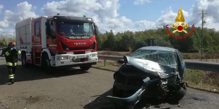 Incidente stradale tra Milis e Narbolia; una persona in ospedale