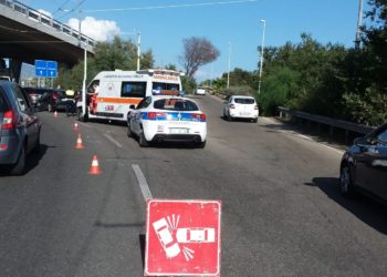 Cagliari: scontro tra uno scooter e una macchina a “Is pontis paris”, una persona in ospedale
