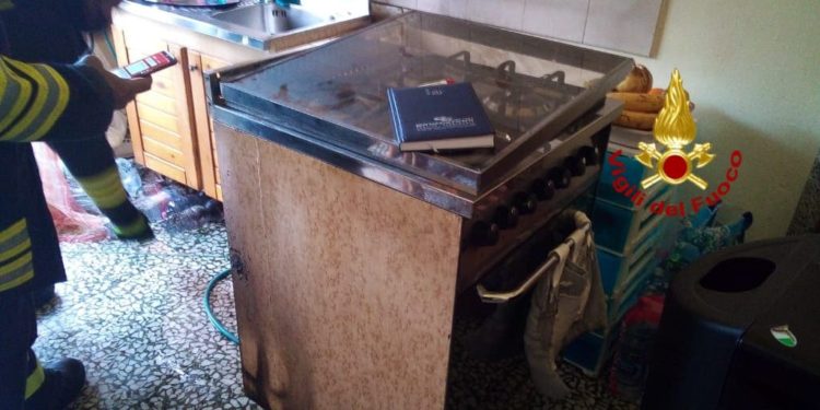 Olbia: cucina a gas esplode in un appartamento in via Bernini, ustioni per tre donne