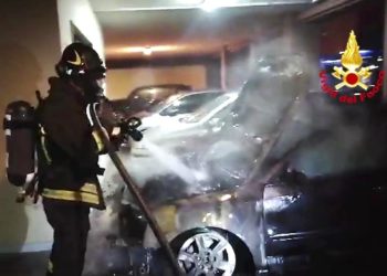 Cagliari, una macchina si ribalta e finisce nei parcheggi dell’area adiacente alla fiera, una persona in ospedale