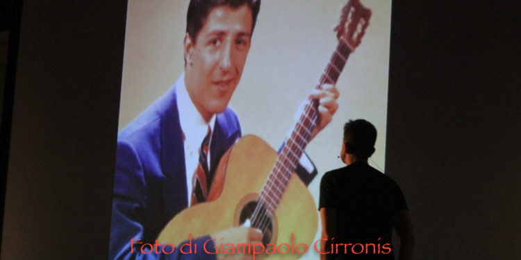 Lo spettacolo di Andrea Scanzi su Giorgio Gaber, il 19 e 20 settembre, ad Ulassai e Cagliari, al festival “Rocce Rosse Blues”