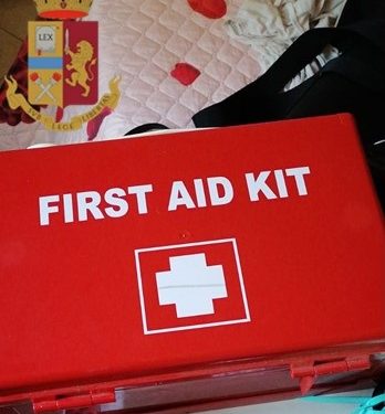 Rubano attrezzatura nautica. A Cagliari i poliziotti recuperano la refurtiva e denunciano 5 persone