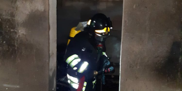 Palau: incendio di uno scantinato a Le Saline, sul posto i vigili del fuoco