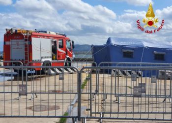 Olbia: Alan Kurdi, i vigili del fuoco portano assistenza ai profughi