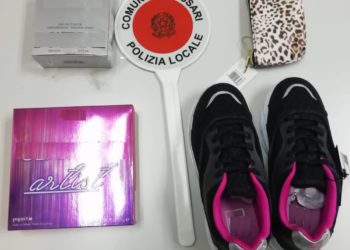 Rapina in un negozio di viale Italia a Sassari: arrestata una donna