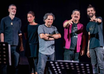 Domenica 13 settembre, a Castelsardo, Roy Paci si unisce ad Enzo Favata e The Crossing alla chiusura di “Musica sulle Bocche”