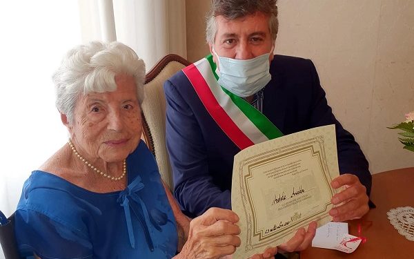 Cagliari: i 105 anni di zia Adele Anedda