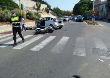 Cagliari: incidente stradale nel quartiere La Vega, una persona in ospedale