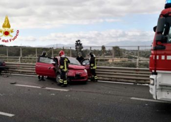 Sestu: incidente sulla 131, ferite due persone. Salvato un cagnolino