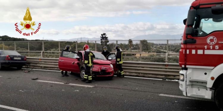 Sestu: incidente sulla 131, ferite due persone. Salvato un cagnolino