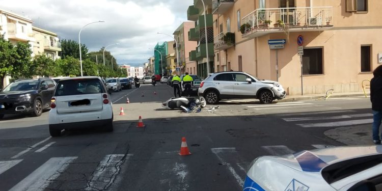 Pirri: scontro tra una Honda e una fiat 500, una persona in codice rosso